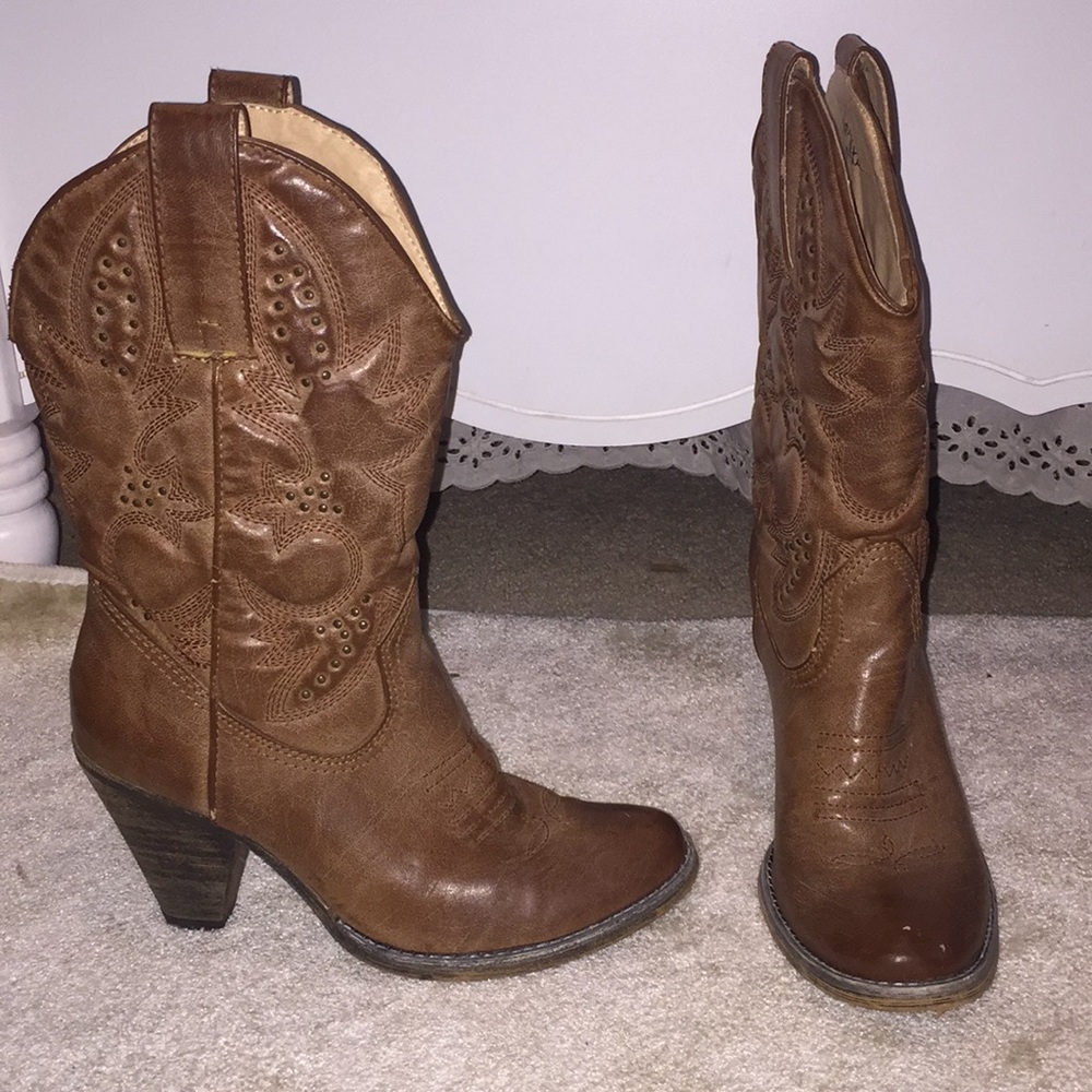 Very volatile cowgirl boots